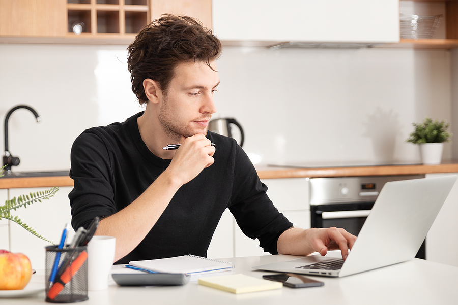 How Do Business Owners Reduce the Risk of Hiring Remote Workers Today?